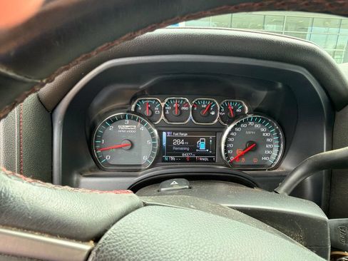 Used 2017 GMC Sierra 2500 SLT w/ All Terrain HD Package AWD/4WD image 8