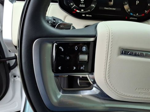 Used 2025 Land Rover Range Rover SE AWD/4WD image 16