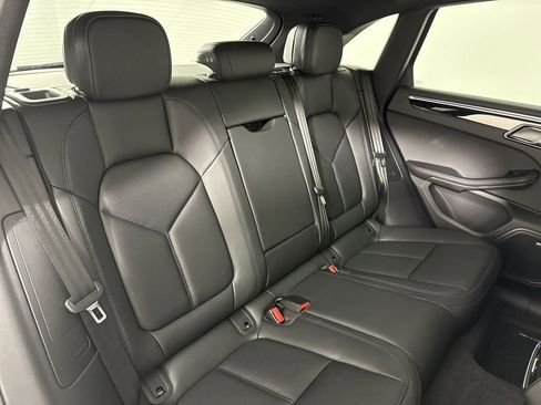 New 2026 Porsche Macan image 23