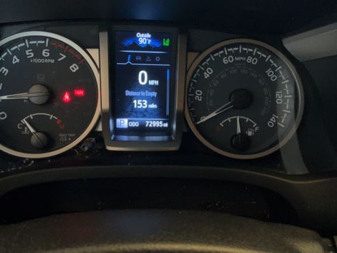Used 2021 Toyota Tacoma SR5 RWD image 10