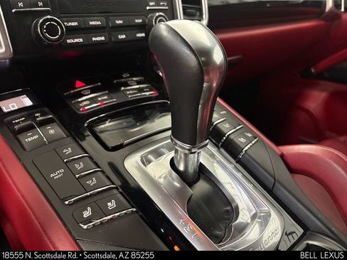 Used 2018 Porsche Cayenne AWD/4WD image 28