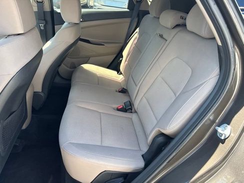 Used 2019 Hyundai Tucson SE AWD/4WD image 12