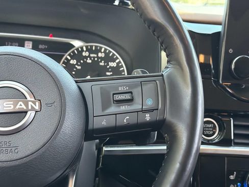 Used 2022 Nissan Pathfinder Platinum w/ Cargo Package FWD image 9