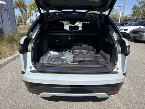 New 2026 Land Rover Range Rover Velar Dynamic SE image 11