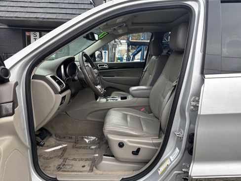 Used 2012 Jeep Grand Cherokee Laredo image 13