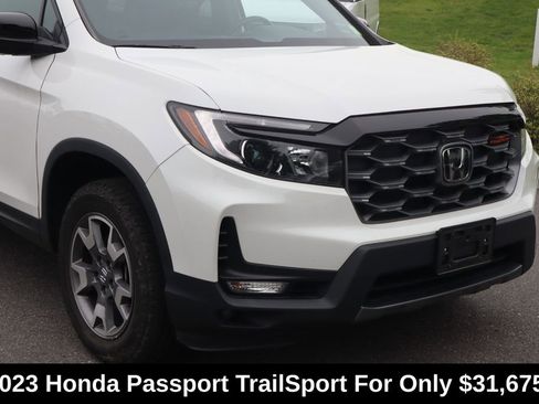 Used 2023 Honda Passport TrailSport image 2