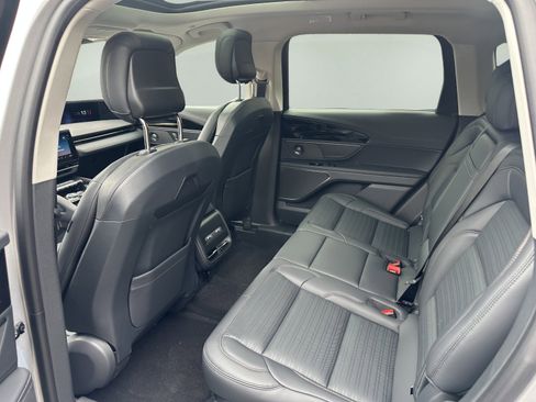 New 2026 Lincoln Nautilus Reserve w/ Jet Appearance Package image 9