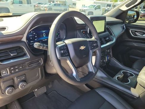 Certified 2024 Chevrolet Suburban LT w/ Luxury Package image 16