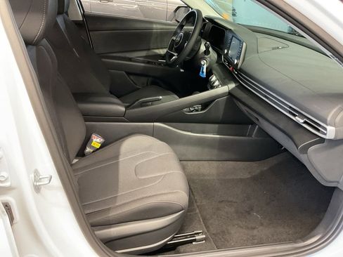 New 2026 Hyundai Elantra SE w/ Cargo Package FWD image 19
