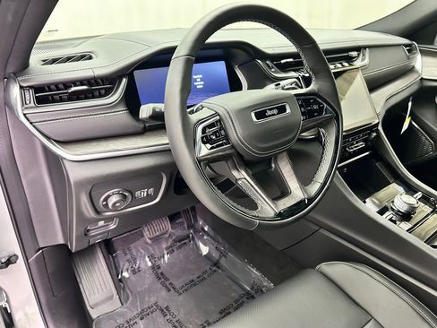 New 2025 Jeep Grand Cherokee Overland w/ Adv Protech Group III image 15