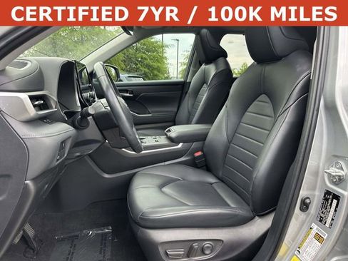 Used 2023 Toyota Highlander XLE FWD image 14