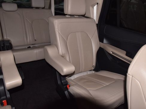 Used 2022 Ford Expedition Max Limited image 22