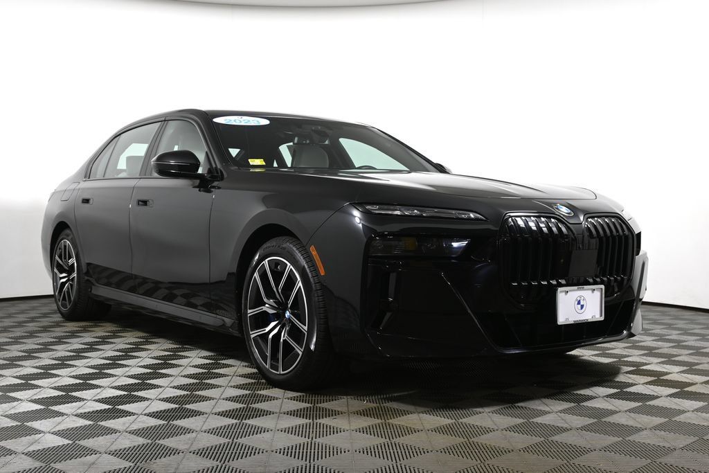 Certified 2023 BMW 760i xDrive w/ Executive Package AWD/4WD image 9