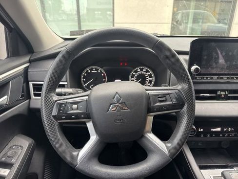 Used 2022 Mitsubishi Outlander ES AWD/4WD image 10