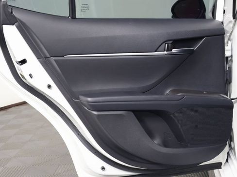 Used 2022 Toyota Camry SE FWD image 13