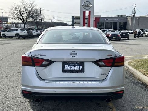 Used 2023 Nissan Altima 2.5 SR w/ SR Premium Package image 26