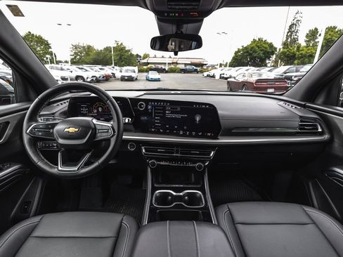 Used 2025 Chevrolet Traverse LT w/ Sun and Wheel Package AWD/4WD image 22