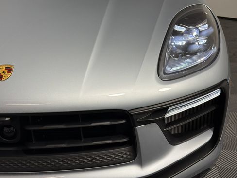 Certified 2023 Porsche Macan S AWD/4WD image 11