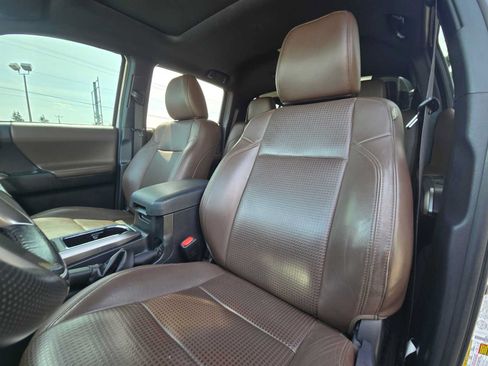 Used 2019 Toyota Tacoma Limited AWD/4WD image 22