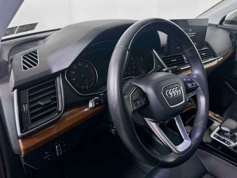 Used 2023 Audi Q5 2.0T Premium w/ Convenience Package image 9