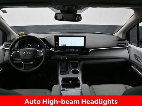 Certified 2026 Toyota Sienna XLE AWD/4WD image 13