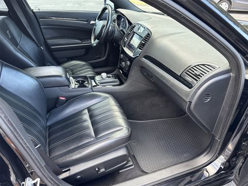 Used 2021 Chrysler 300 S image 31