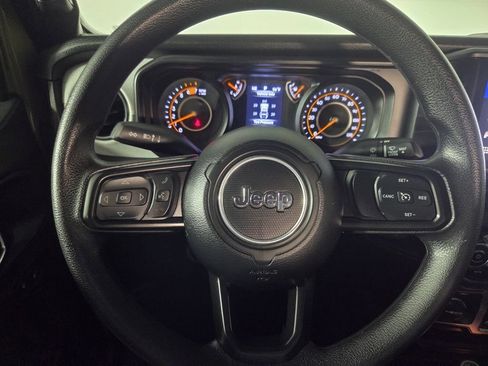 Used 2025 Jeep Wrangler Sport AWD/4WD image 17
