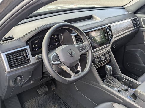 Used 2022 Volkswagen Atlas Cross Sport SE AWD/4WD image 12
