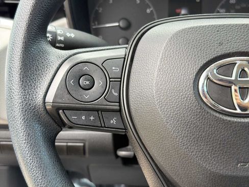 Used 2023 Toyota Corolla LE w/ LE Convenience Package FWD image 20