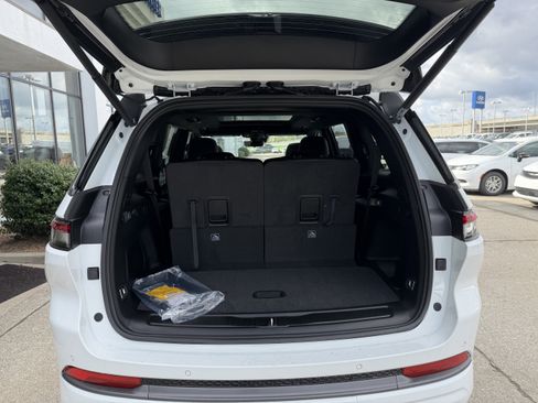 New 2026 Jeep Grand Cherokee L Limited image 12