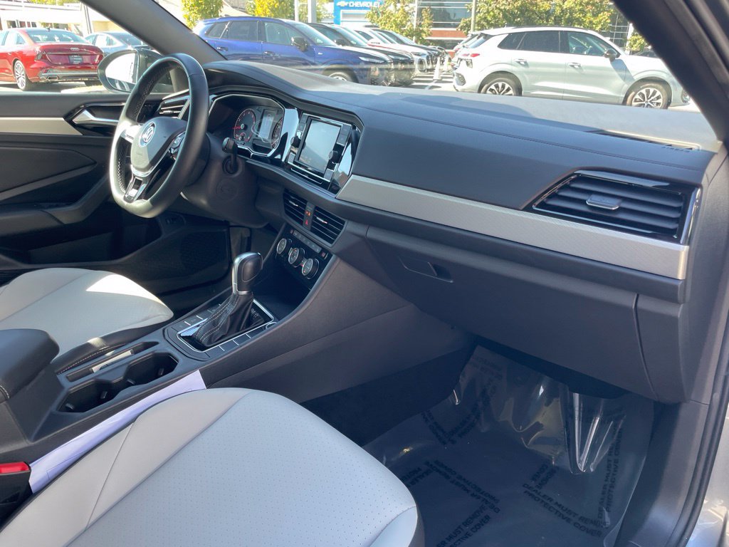 Used 2019 Volkswagen Jetta R-Line w/ R-Line Cold Weather Package FWD image 28
