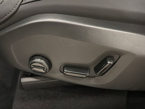 Used 2025 Volvo XC90 B6 Plus image 24