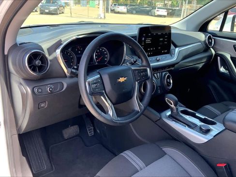 Used 2025 Chevrolet Blazer LT AWD/4WD image 18