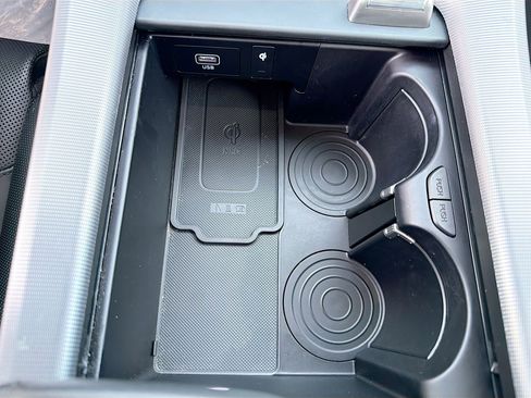 Used 2024 Hyundai Palisade Calligraphy image 33