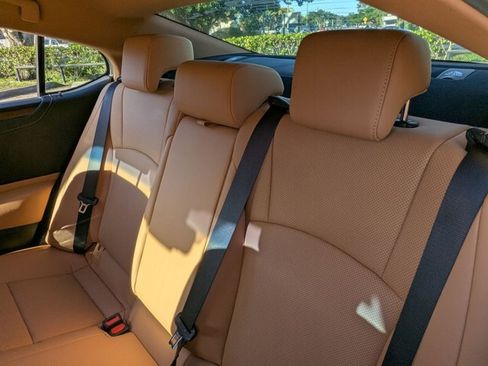 Used 2025 Lexus ES 300h w/ Premium Package image 16