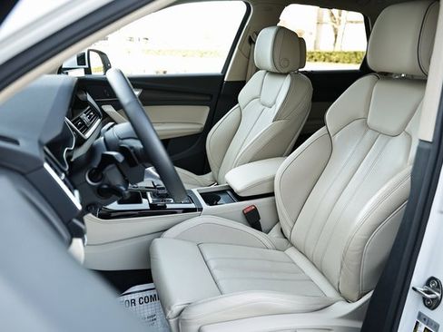 Certified 2025 Audi Q5 2.0T Premium Plus w/ Premium Plus Package image 20