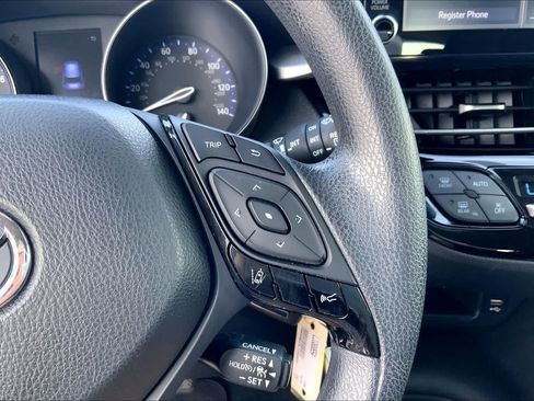 Used 2020 Toyota C-HR LE FWD image 25