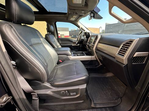 Used 2017 Ford F250 Lariat w/ Lariat Ultimate Package image 11