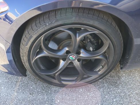 Used 2019 Alfa Romeo Giulia Ti Sport w/ Quick Order Package 22U Sport RWD image 4