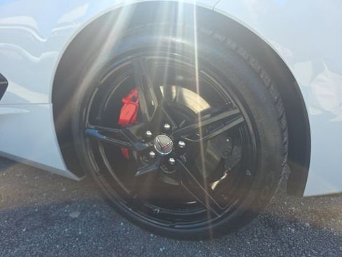 Used 2021 Chevrolet Corvette Stingray Premium Conv w/ Z51 Performance Package image 9