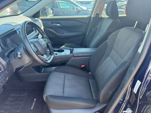 Used 2025 Nissan Rogue SV image 29