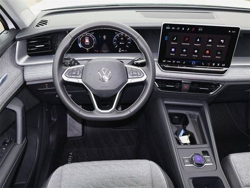 New 2025 Volkswagen Tiguan S AWD/4WD image 17