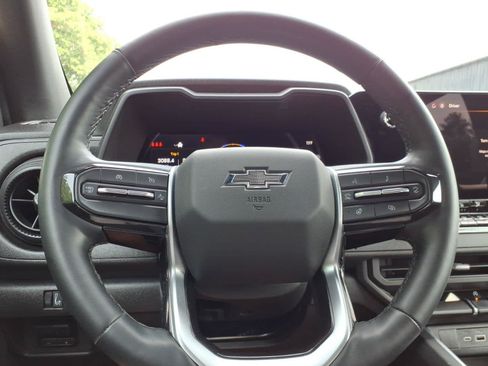 Used 2025 Chevrolet Colorado Trail Boss AWD/4WD image 24