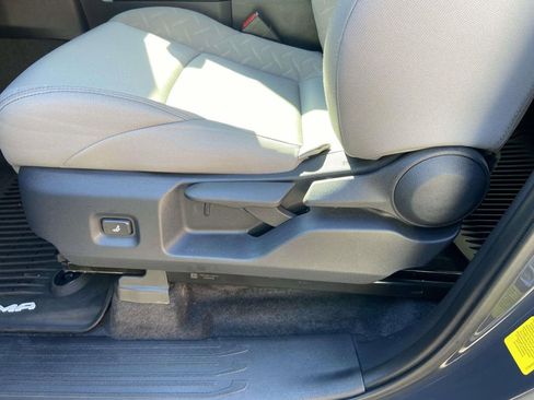 Used 2025 Toyota Tacoma SR5 image 14