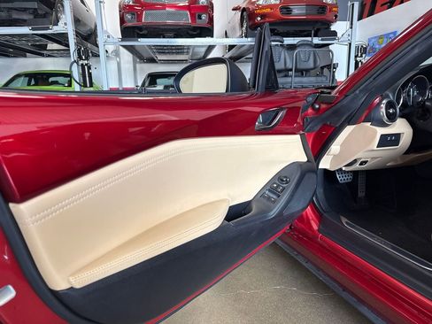 Used 2019 MAZDA MX-5 Miata RF Grand Touring w/ Interior Package image 69