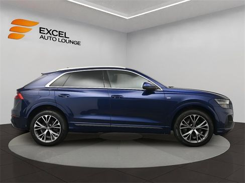 Used 2020 Audi Q8 Prestige w/ Prestige Package image 6