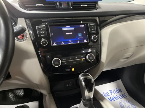 Certified 2022 Nissan Rogue Sport SV AWD/4WD image 24