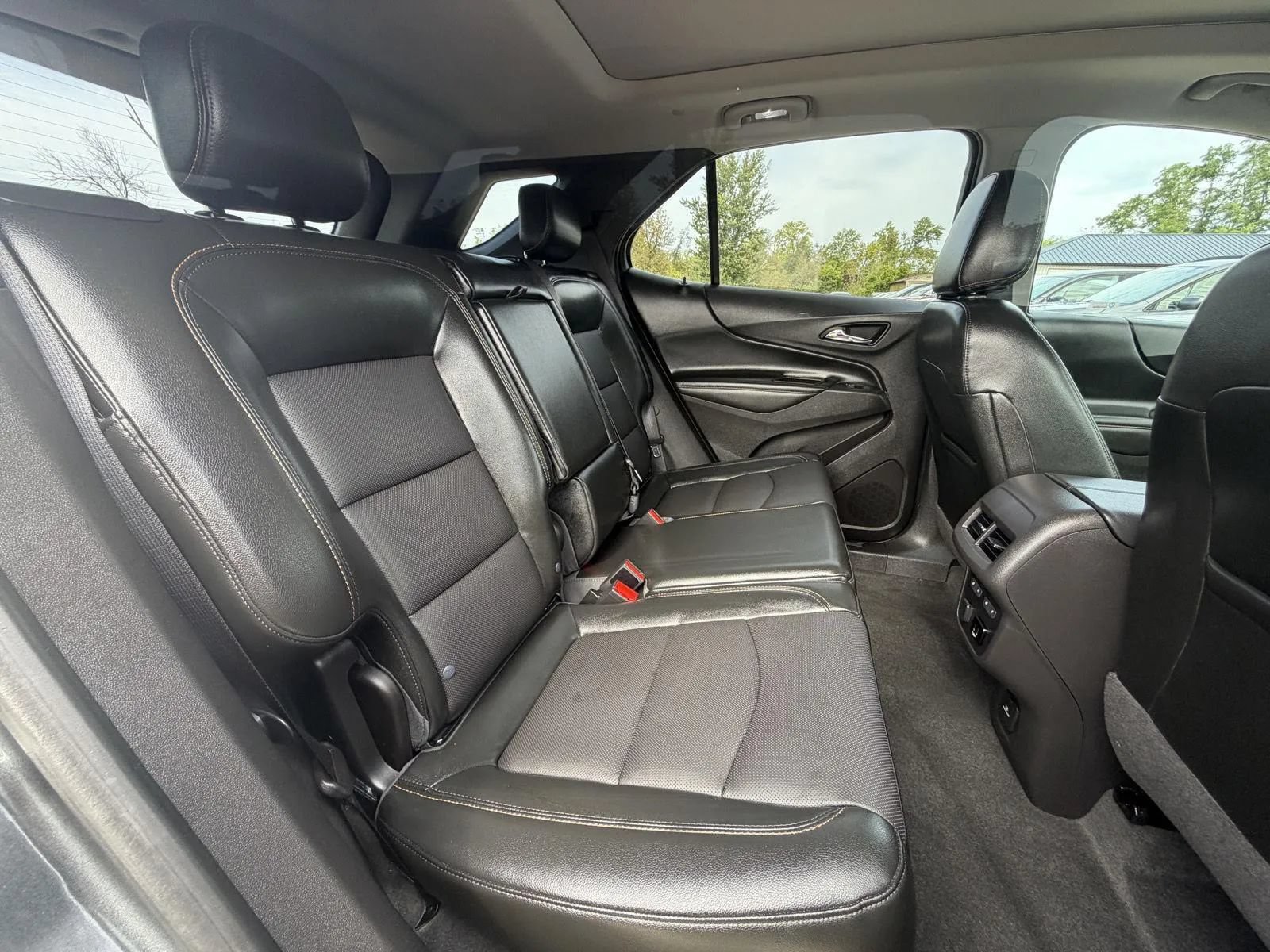 Used 2018 Chevrolet Equinox Premier AWD/4WD image 17
