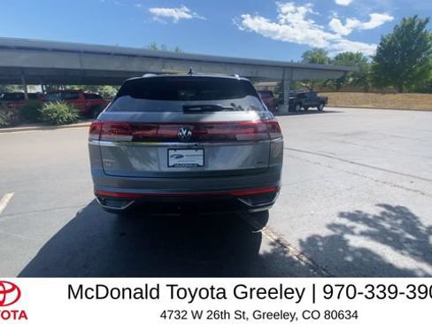 Used 2024 Volkswagen Atlas Cross Sport SE AWD/4WD image 6