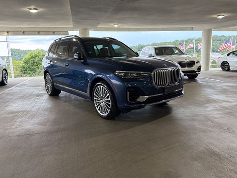 Used 2020 BMW X7 xDrive40i w/ Parking Assistance Package AWD/4WD image 5
